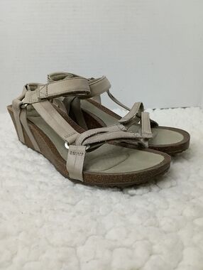 Teva Ysidro Universal Wedge Sandal Taupe Leather Ankle Strap Size 7..5
